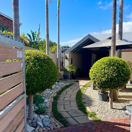 Dolphin Circle Bed And Breakfast Plettenberg Bay Exterior photo