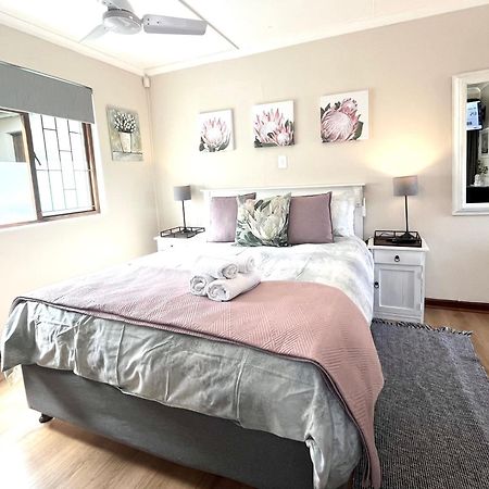 Dolphin Circle Bed And Breakfast Plettenberg Bay Exterior photo