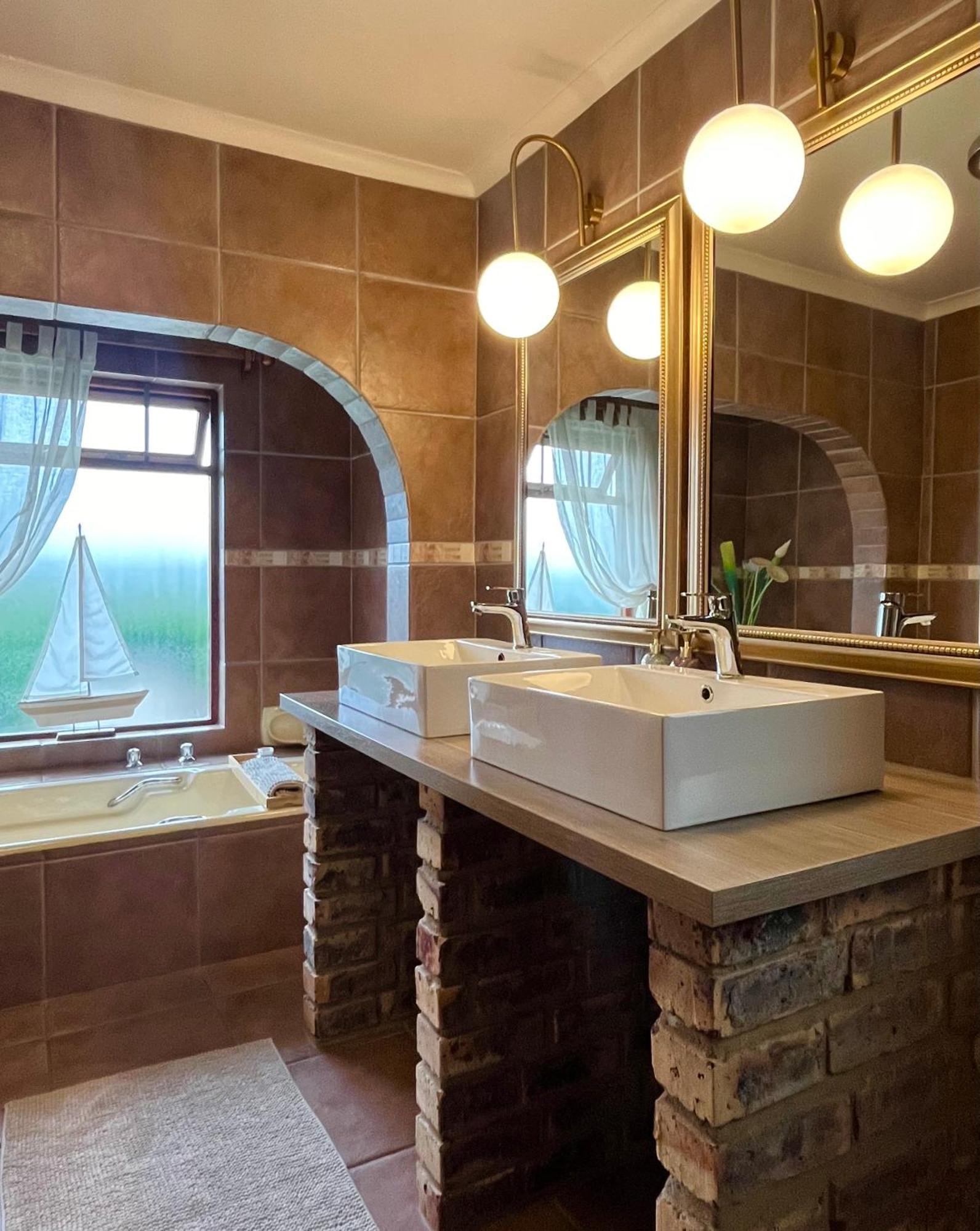 Dolphin Circle Bed And Breakfast Plettenberg Bay Room photo